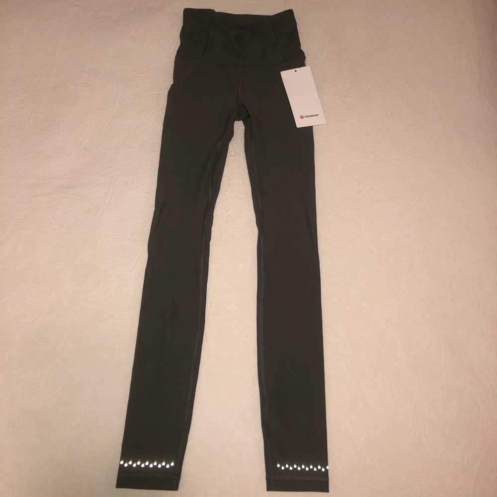 NWT LULULEMON ARMY GREEN LEGGING. SIZE 2.